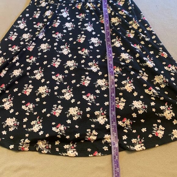 Adorable French Grey Floral Knit Dress - 'Lilian' - Size L - Picture 7 of 8